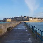 Saint Malo, Malouiniere Le Pre Du Vau Garni