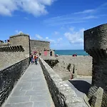 Saint Malo, Malouiniere Le Pre Du Vau Garni
