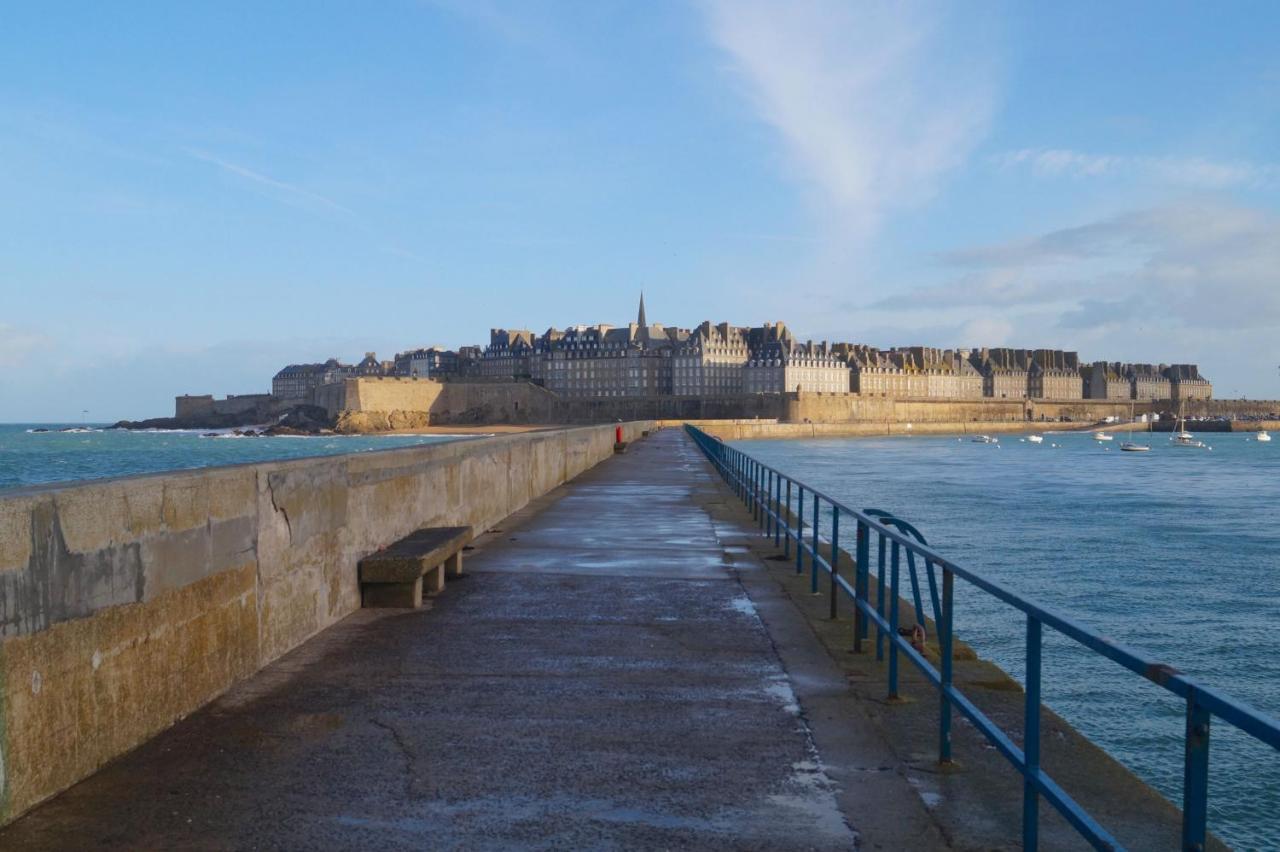 Malo, Malouiniere Le Pre Du Vau Garni Holiday home Saint-Malo